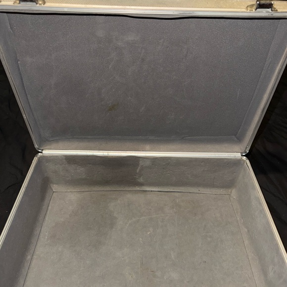 Jordan Silver Briefcase with Embossed Logo as is see photos rare - Picture 4 of 6